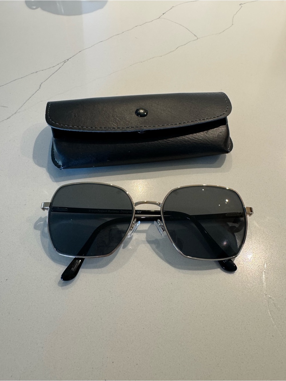 Bravo Project Runway metal Frame Sunglasses with Black aviator Lenses